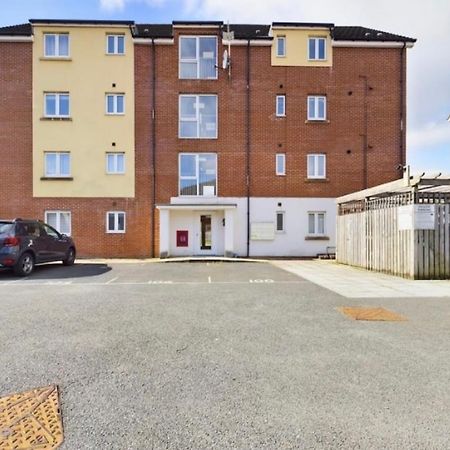 Modern 2 Bed City Apartment With Private Parking Swansea Exteriör bild
