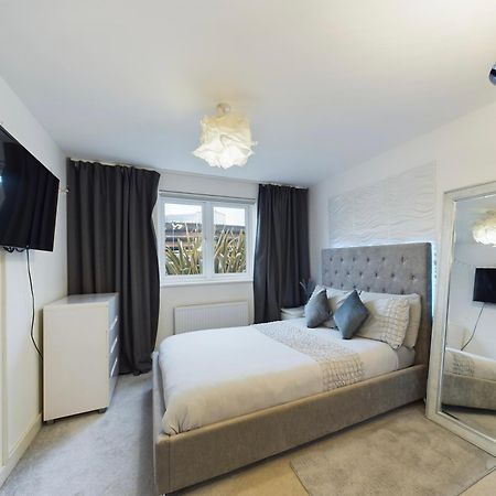 Modern 2 Bed City Apartment With Private Parking Swansea Exteriör bild