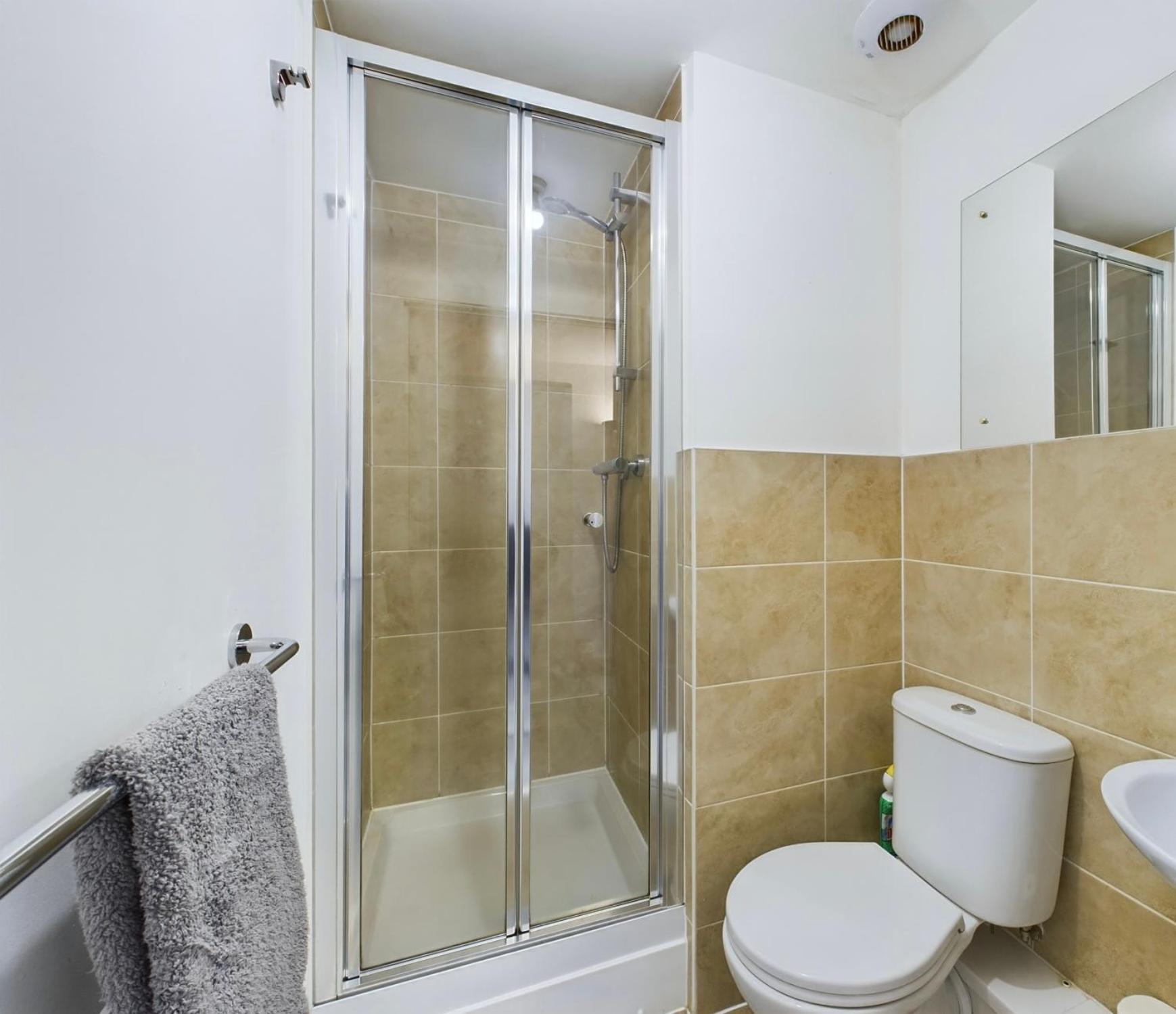 Modern 2 Bed City Apartment With Private Parking Swansea Exteriör bild