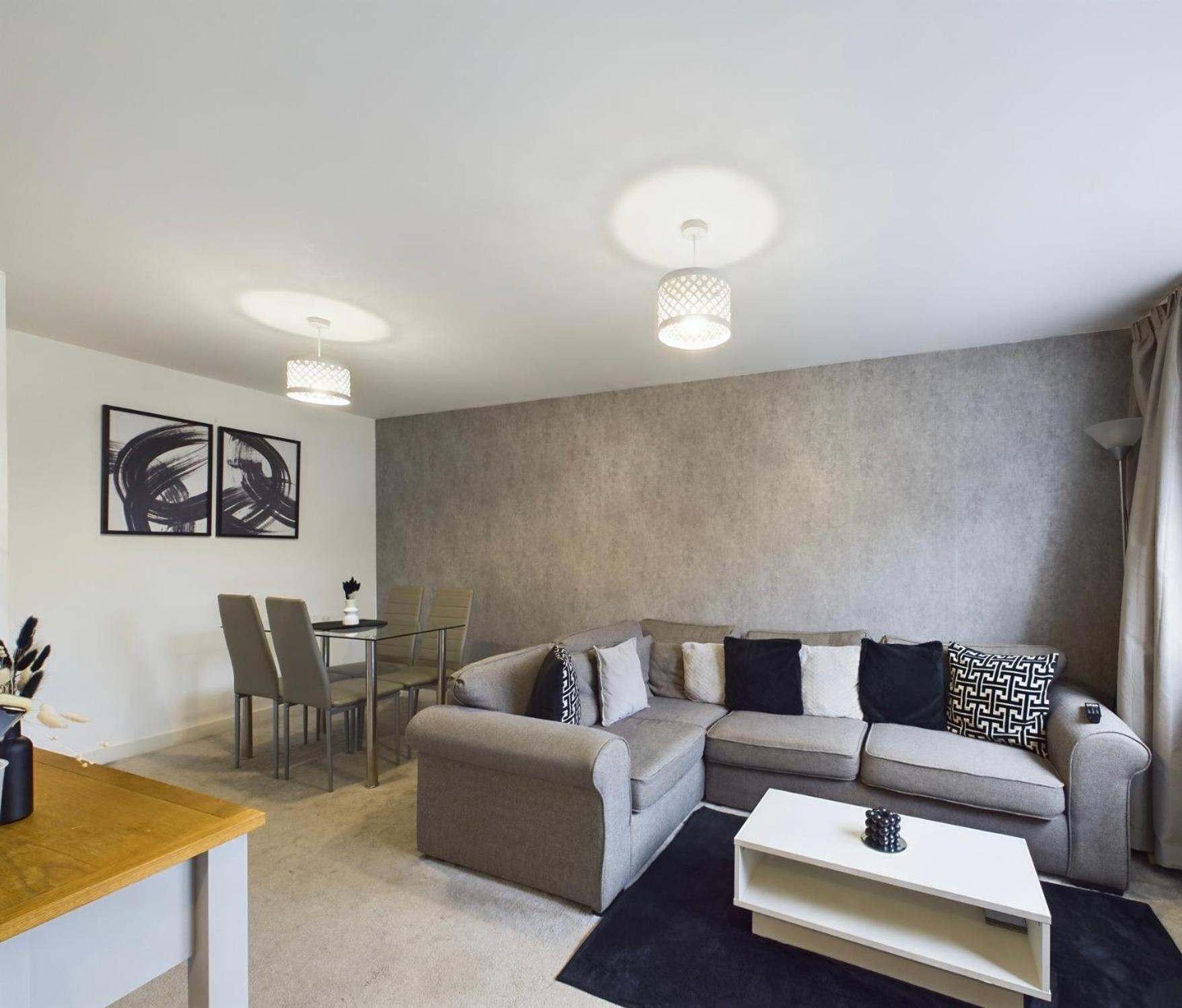 Modern 2 Bed City Apartment With Private Parking Swansea Exteriör bild