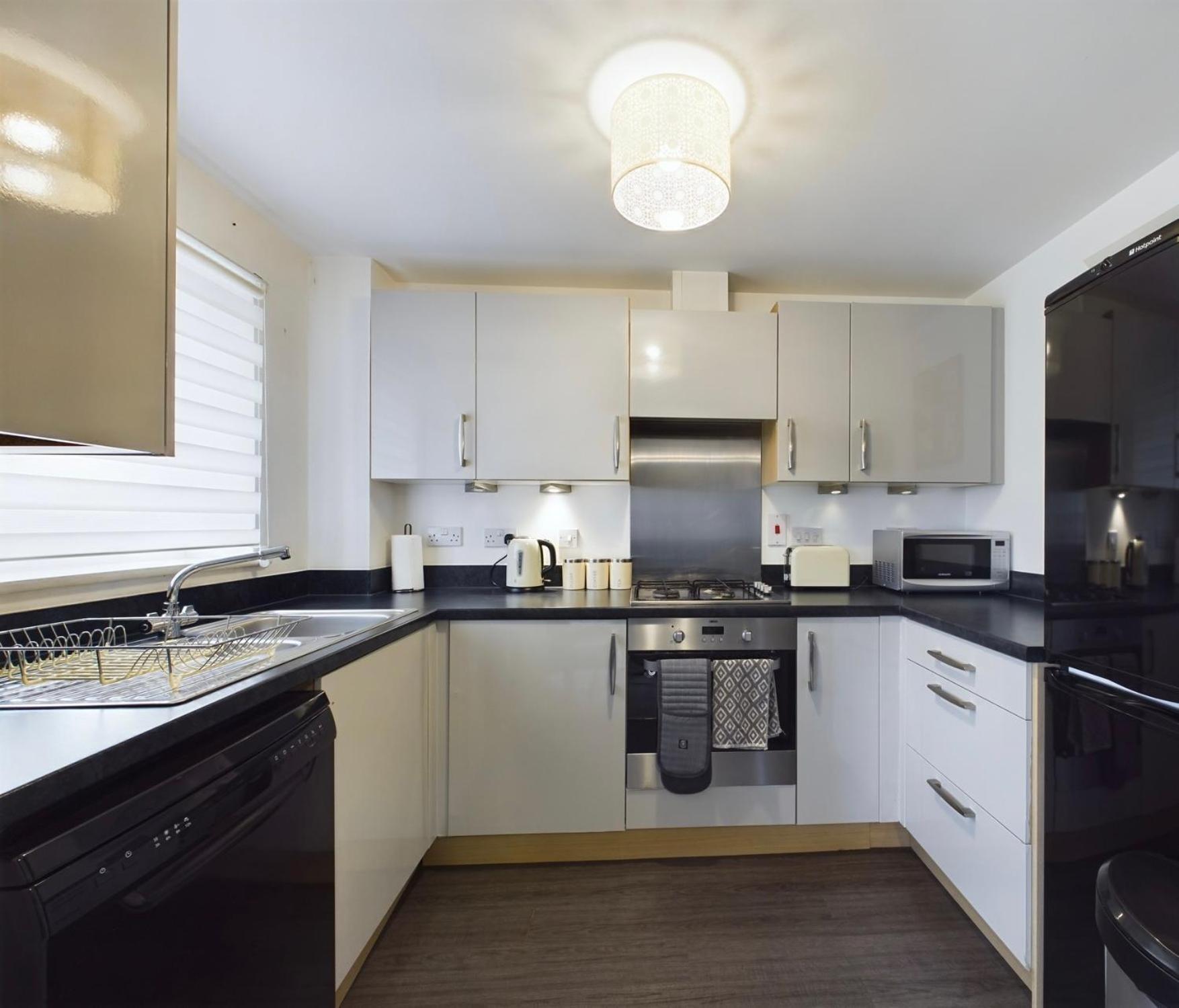 Modern 2 Bed City Apartment With Private Parking Swansea Exteriör bild